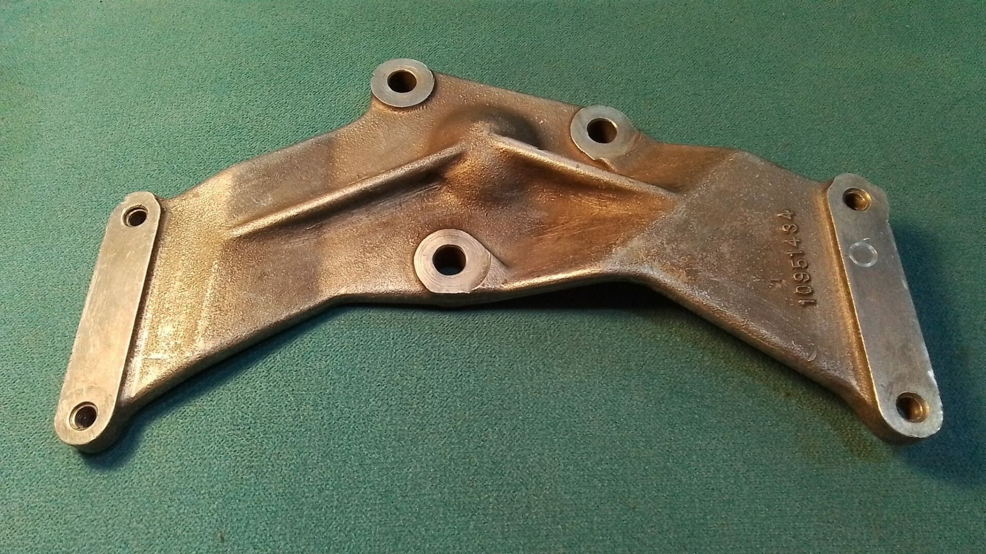 BRACKET,FILTER MOUNTING