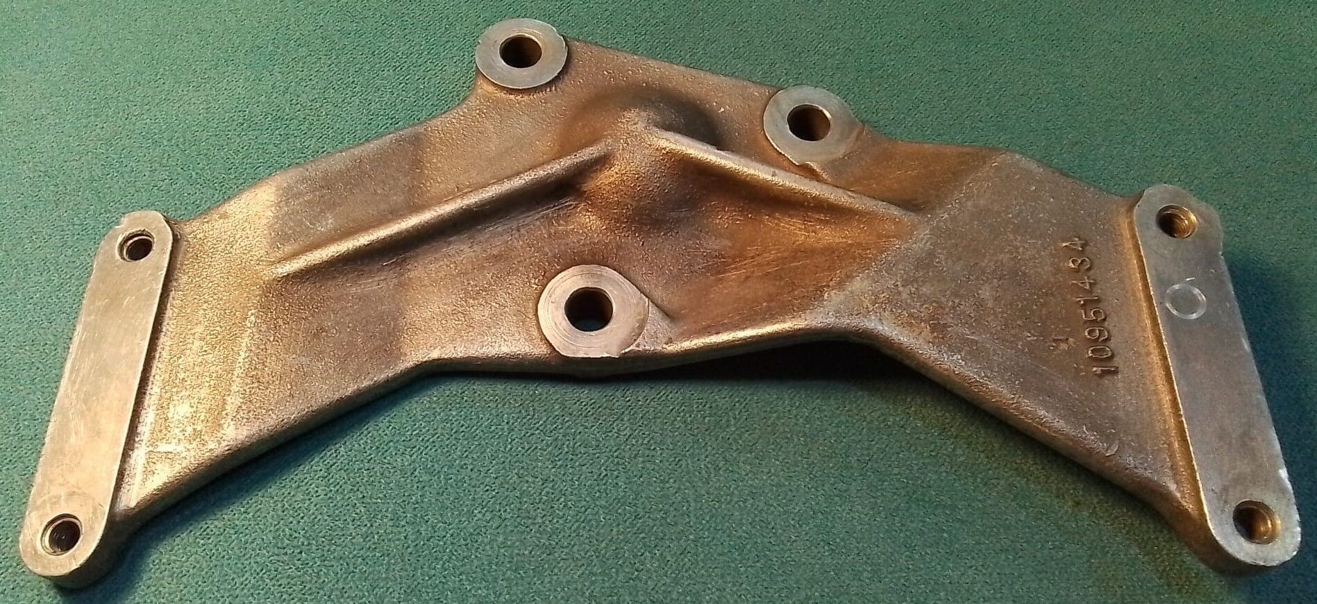 4330-00-134-4734	BRACKET,FILTER MOUNTING	10951434