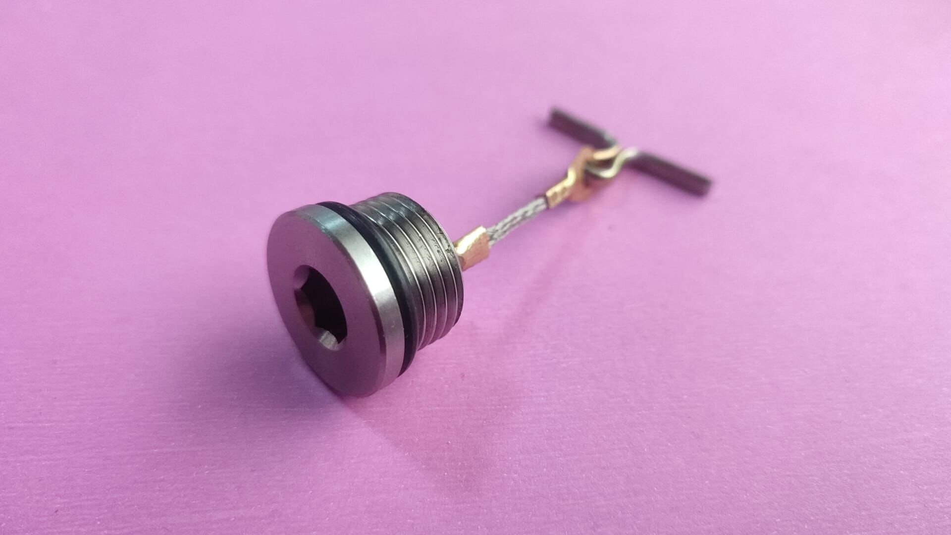 2510-01-226-3456	PLUG ASSEMBLY,DRAIN     12352809