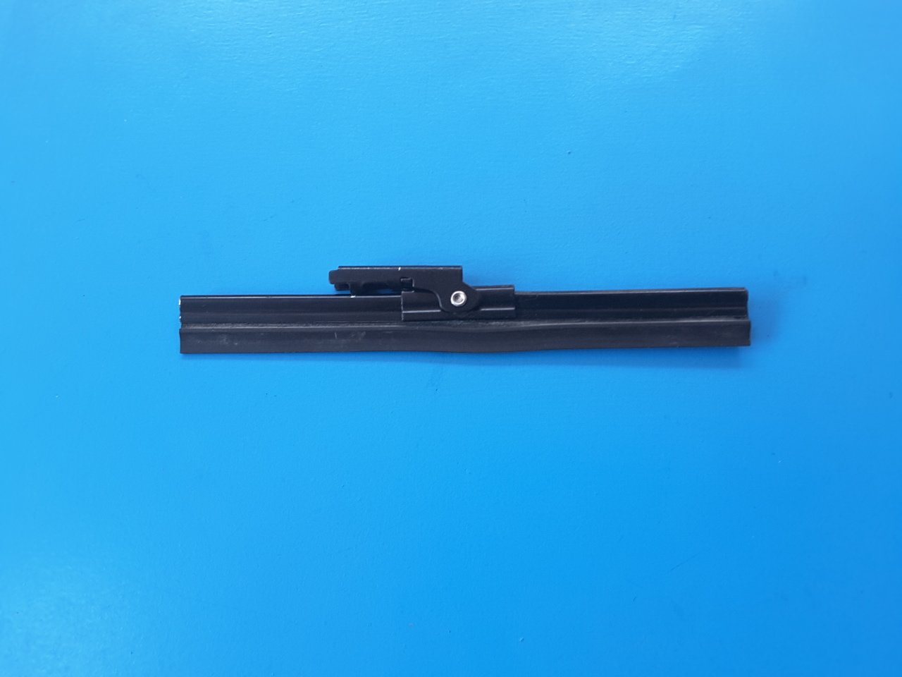 WIPER BLADE