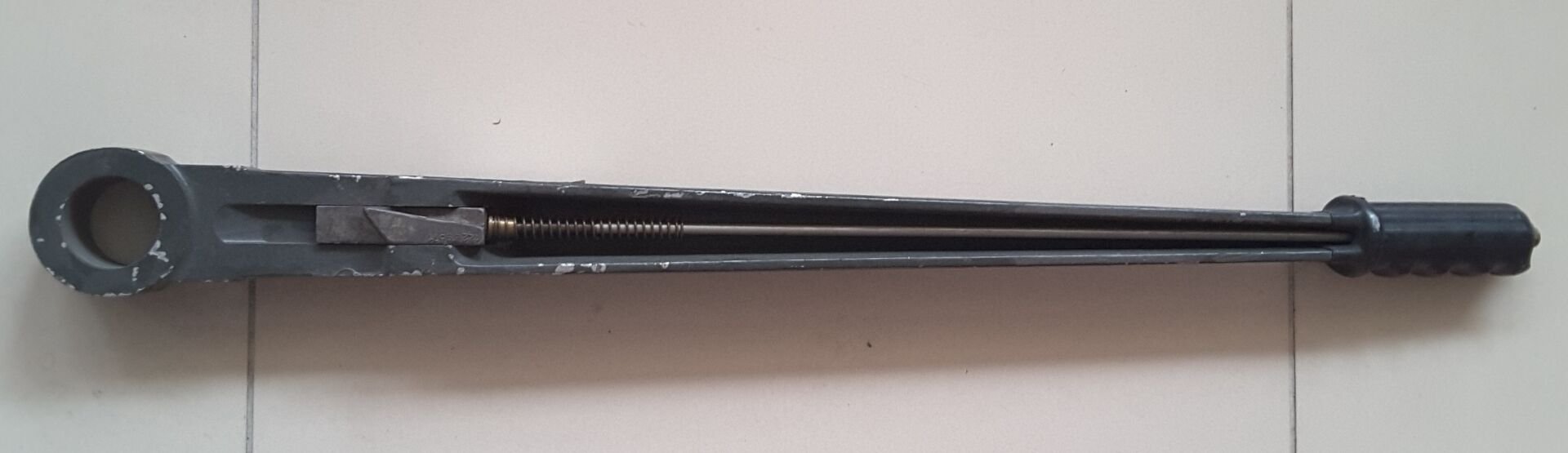 5340-01-128-9532       LEVER,MANUAL CONTROL,RIGHT HAND    12269205-1