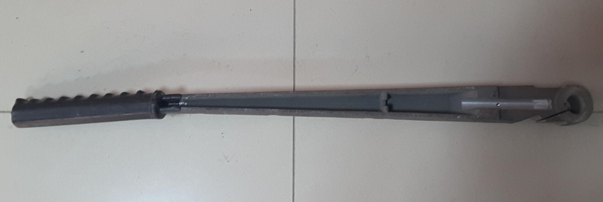 5340-01-329-9546	LEVER,MANUAL CONTROL,RIGHT HAND	12269176