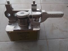 1015-00-763-7330	LOCK ASSY.,TURRET	10905248