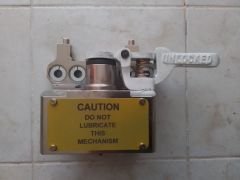 1015-00-763-7330	LOCK ASSY.,TURRET	10905248