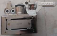 1015-00-763-7330	LOCK ASSY.,TURRET	10905248