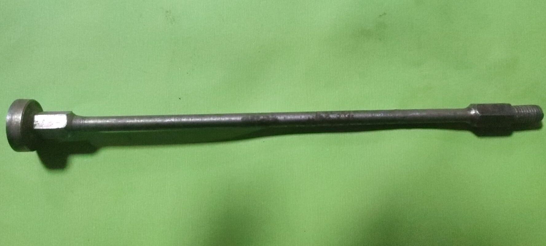 3040-00-678-3165    SHAFT,SHOULDERED    7953782