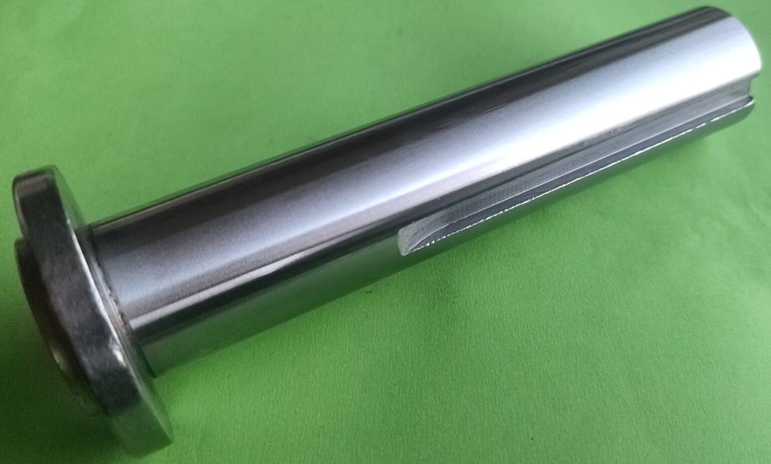 3040-00-226-2558	    SHAFT ASSY.,SHOULDERED	10870627      3040002262558