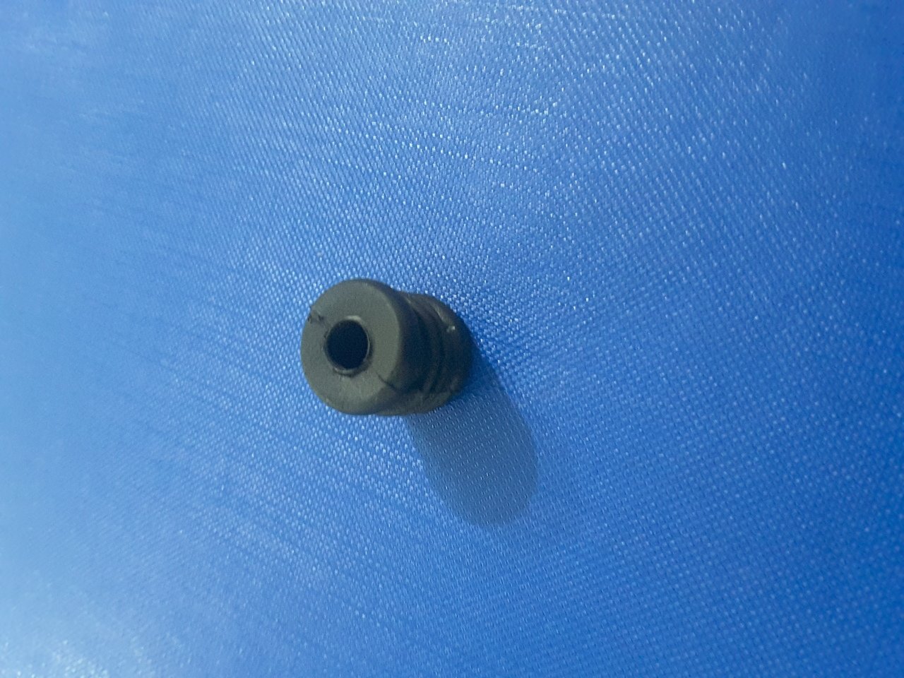 GROMMET