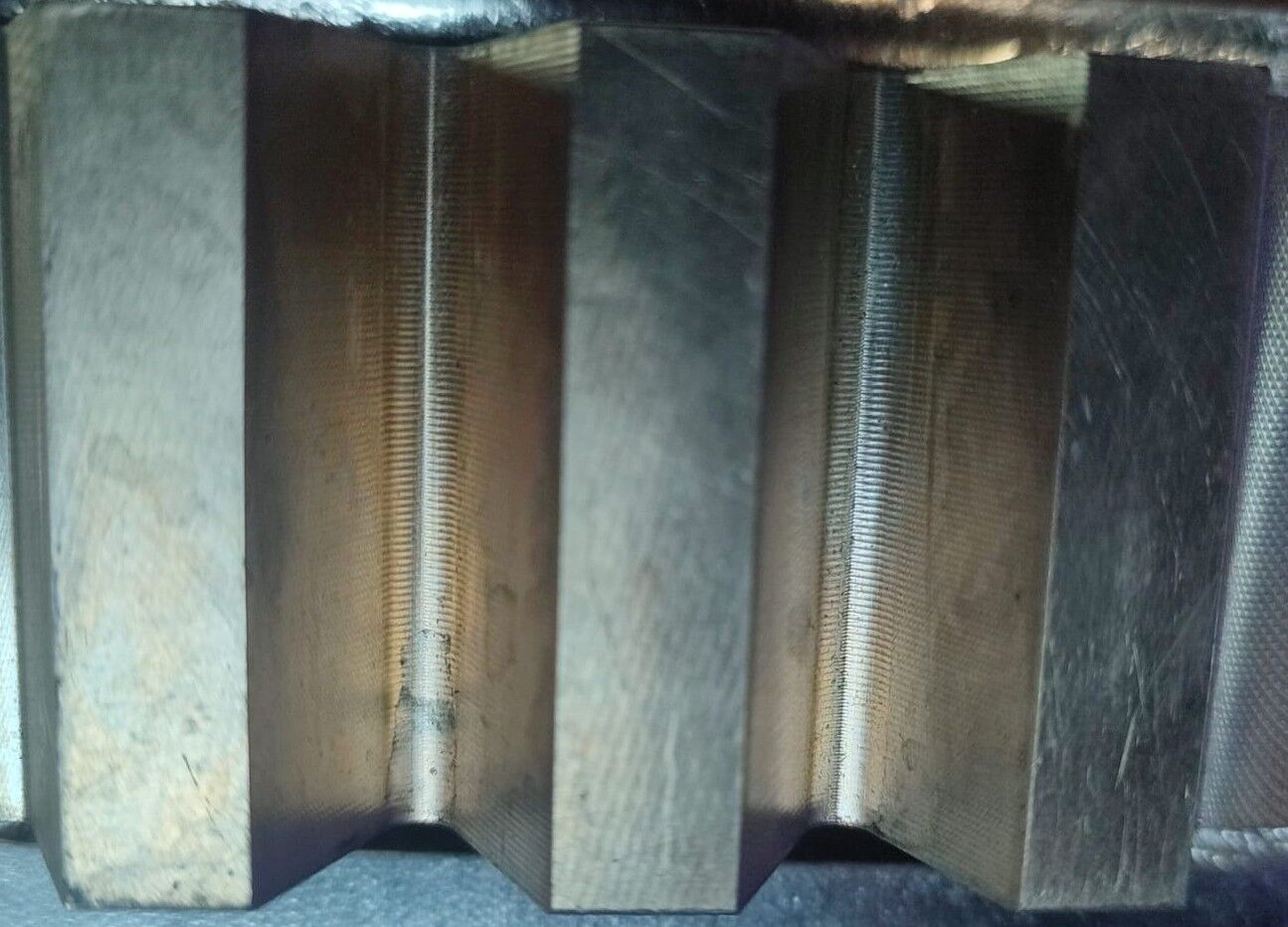 1015-00-678-3162      	BOLT,TURRET LOCK	     7953790