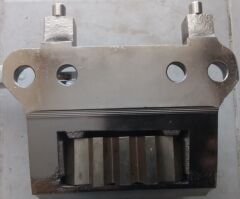 1015-00-107-4225	HOUSING,TURRET LOCK	10905247