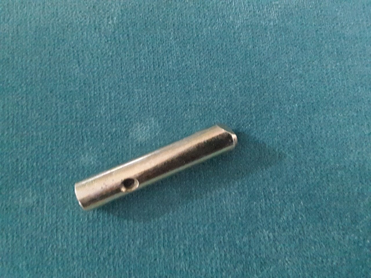 2590-00-930-2336	TRUNNION,PERISCOPE	8668634