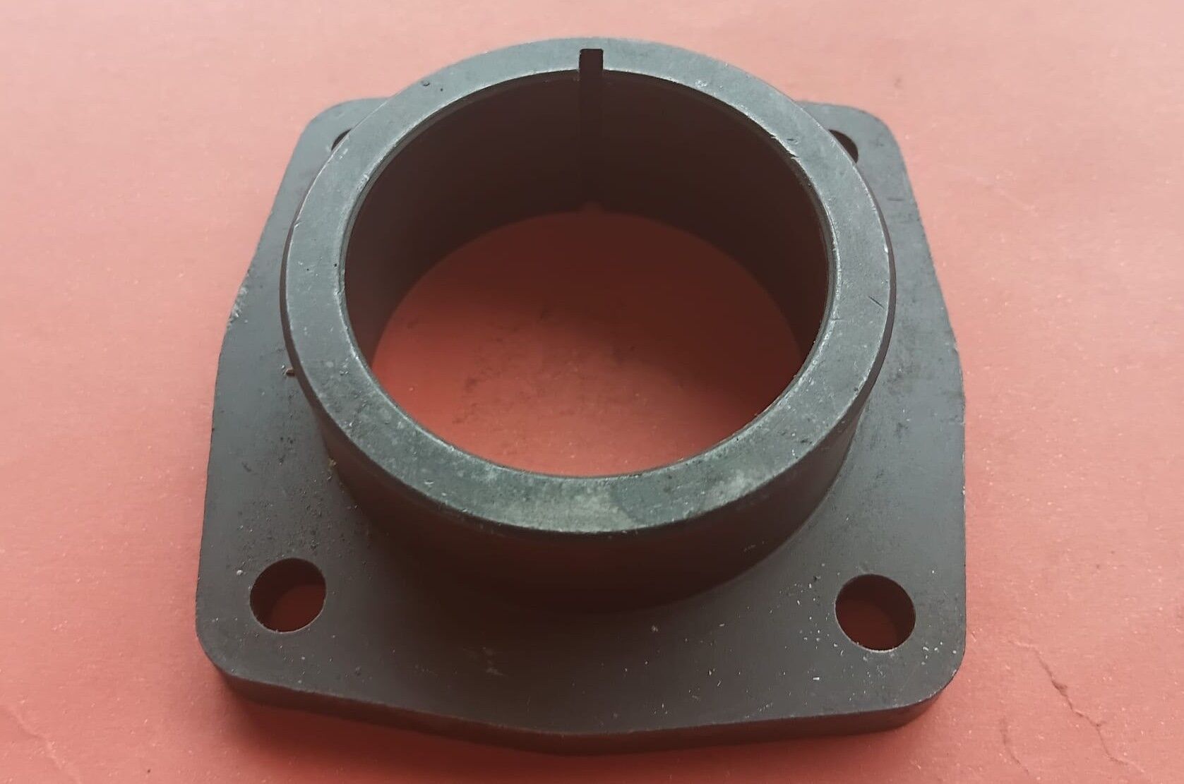 3130-00-493-9039	HOUSING,BEARING UNIT	   10886454