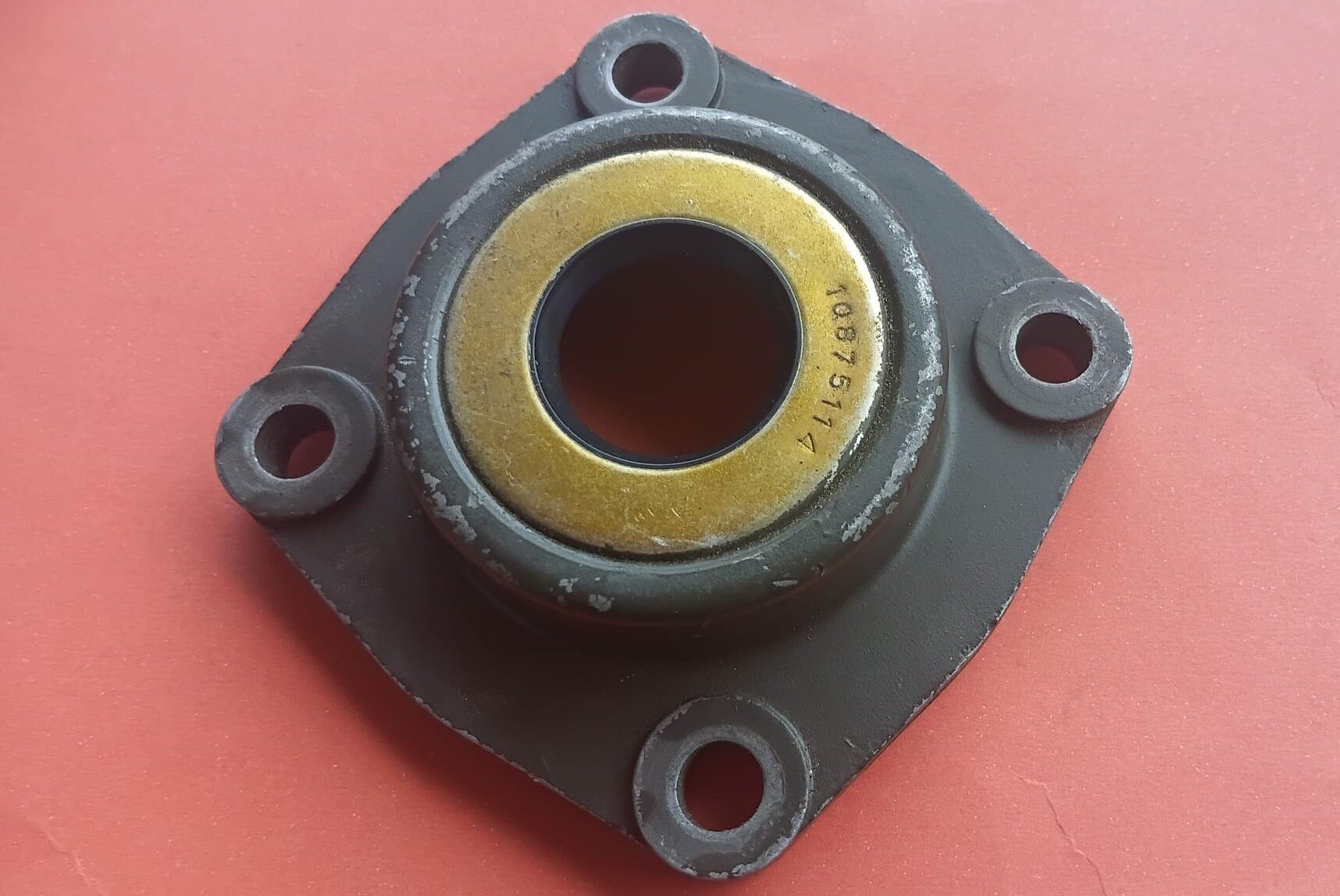 3130-00-781-8192	HOUSING,BEARING UNIT      10886455
