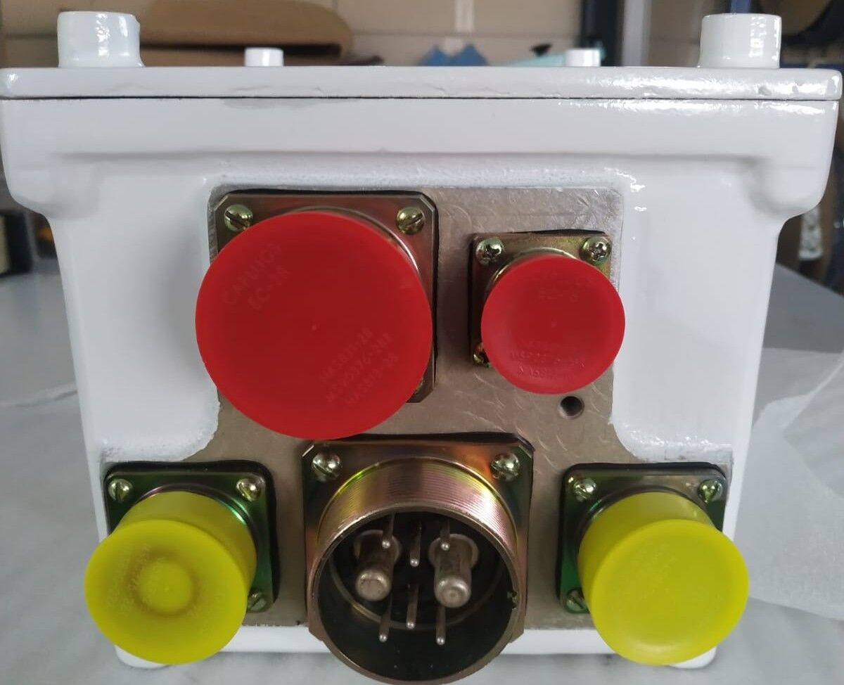 6110-00-068-8491     DISTRIBUTION BOX      11654980       11590881