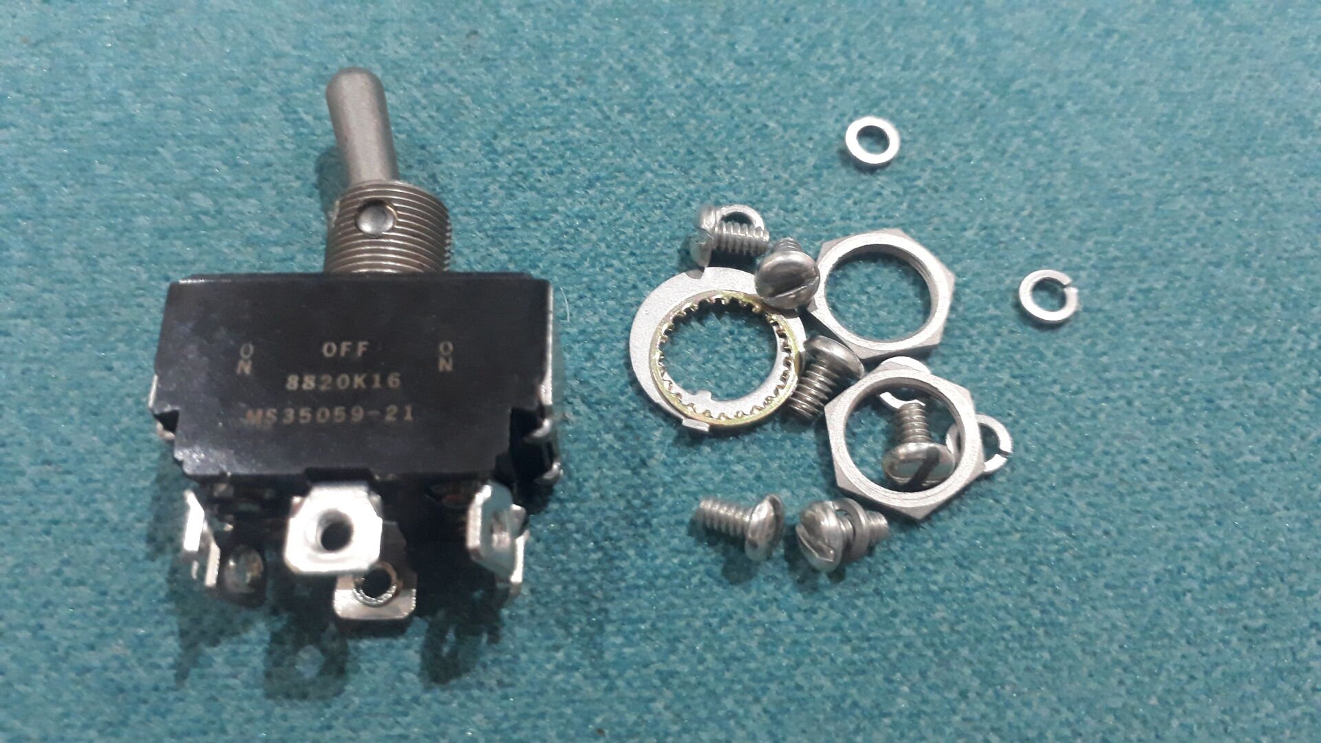 SWITCH,TOGGLE