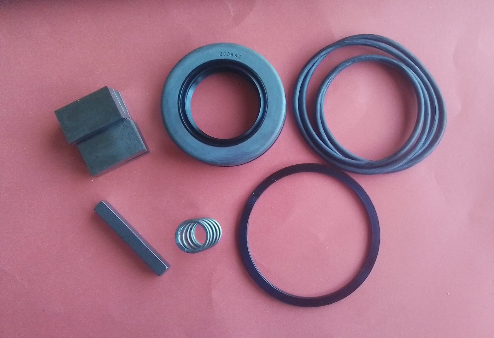 4320-00-692-6189    PARTS KIT,HYDRAULIC PUMP     8333793