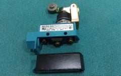 HONEYWELL BZE6-2RN2  LIMIT SWITCH    5930-00-823-2054