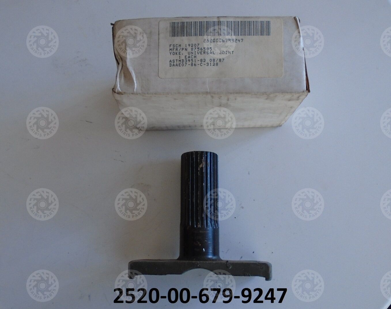 YOKE,UNIVERSAL JOINT