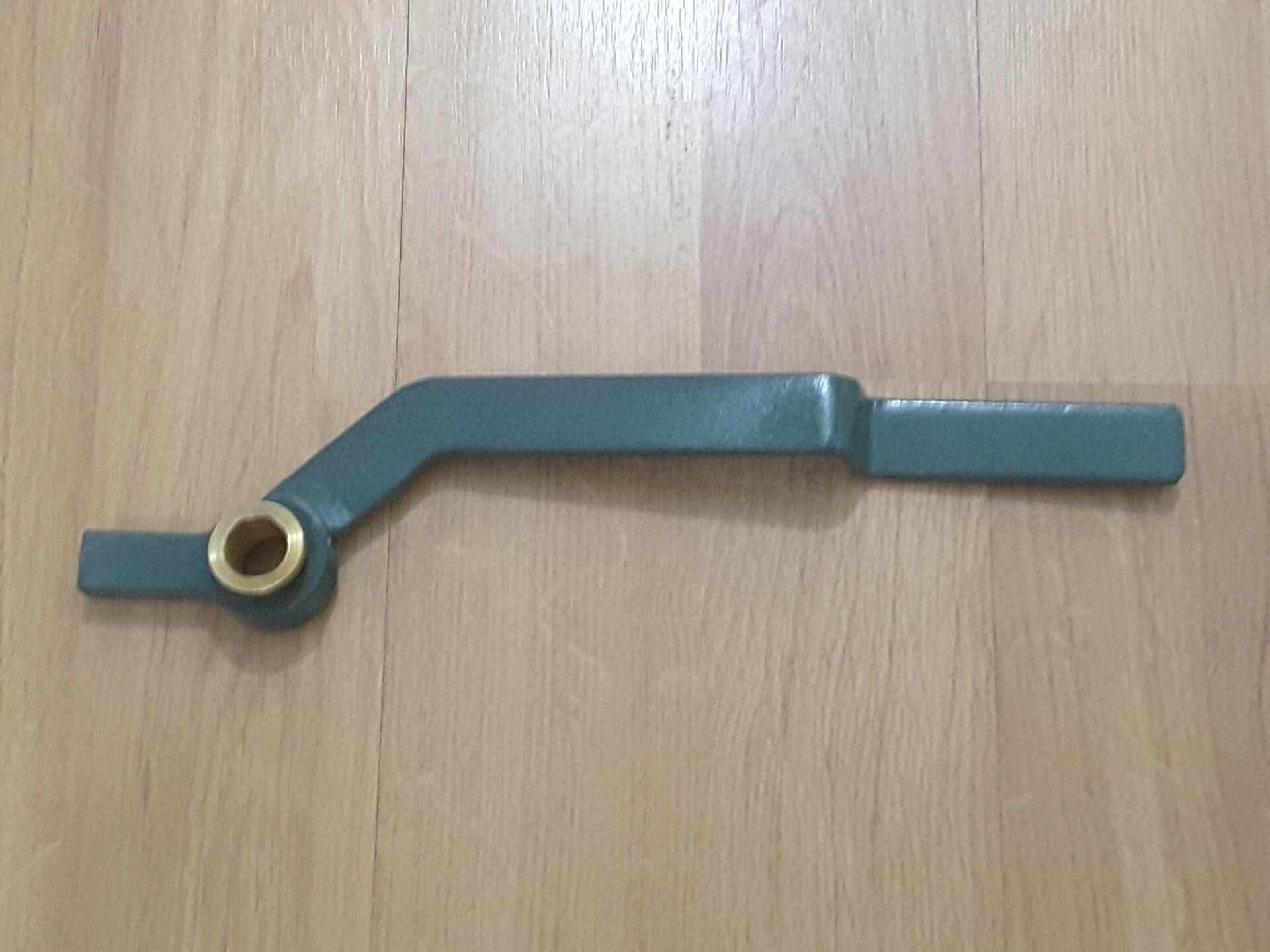 2540-00-158-5634	   ARM,DOOR LOCKING,UPPER	10908332-1