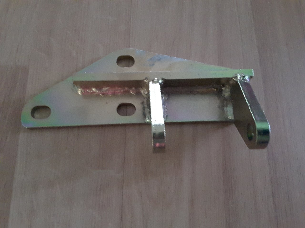 BRACKET,ENGINE