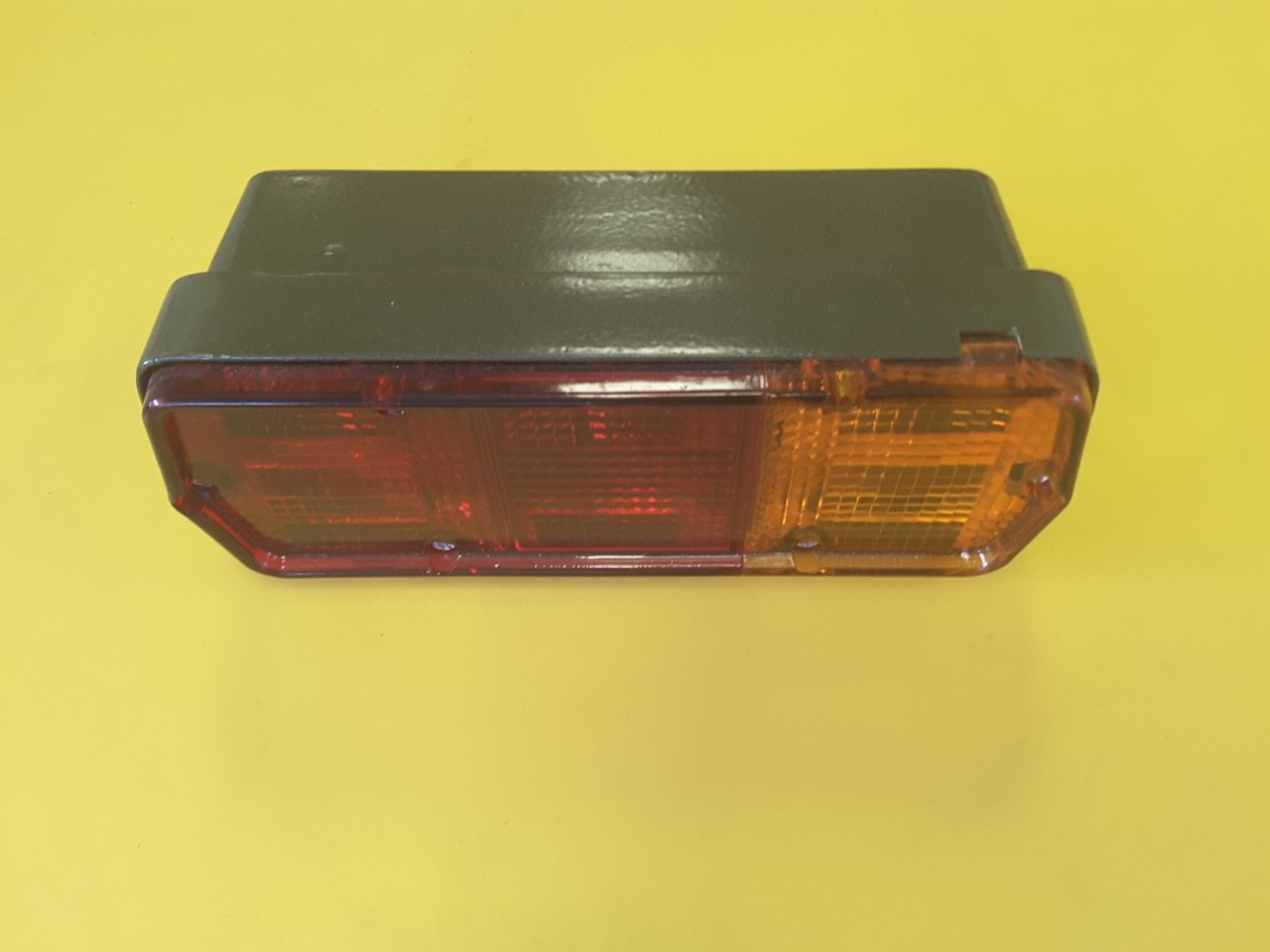 2SD-001-698-001 TAIL LAMP SAME DAY FREE SHIPPING BY FEDEX 1DAY!