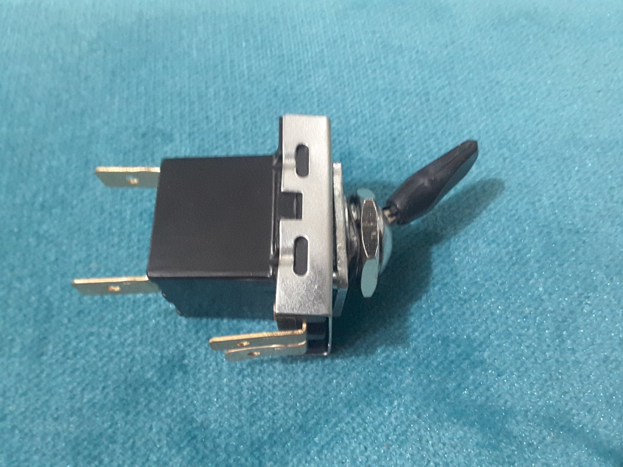 SWITCH,TOGGLE