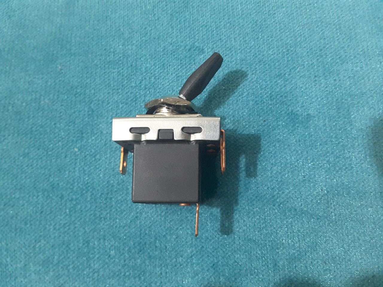 SWITCH,TOGGLE