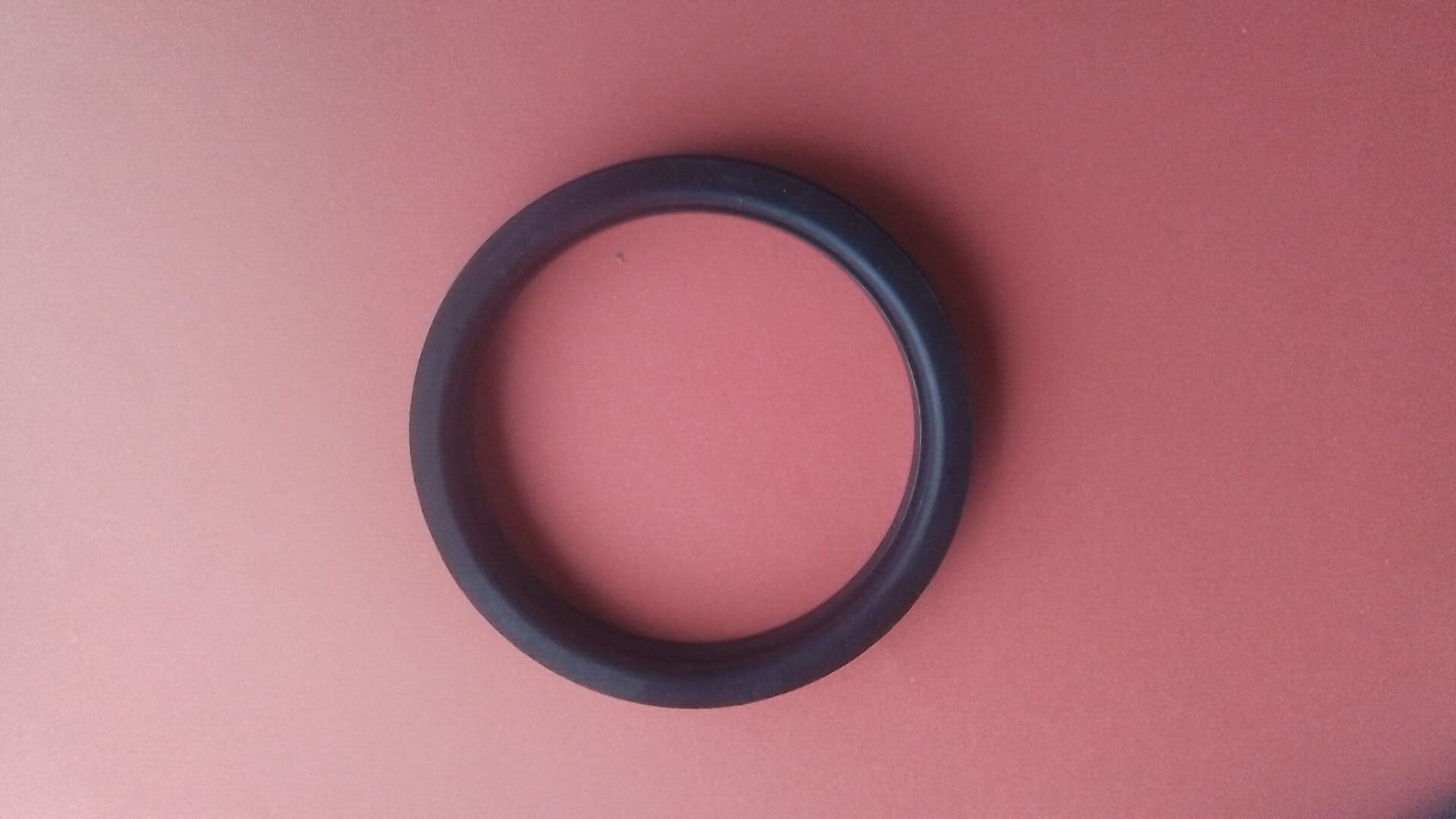 5330-01-070-9580   	SEAL,NONMETALLIC        11669364