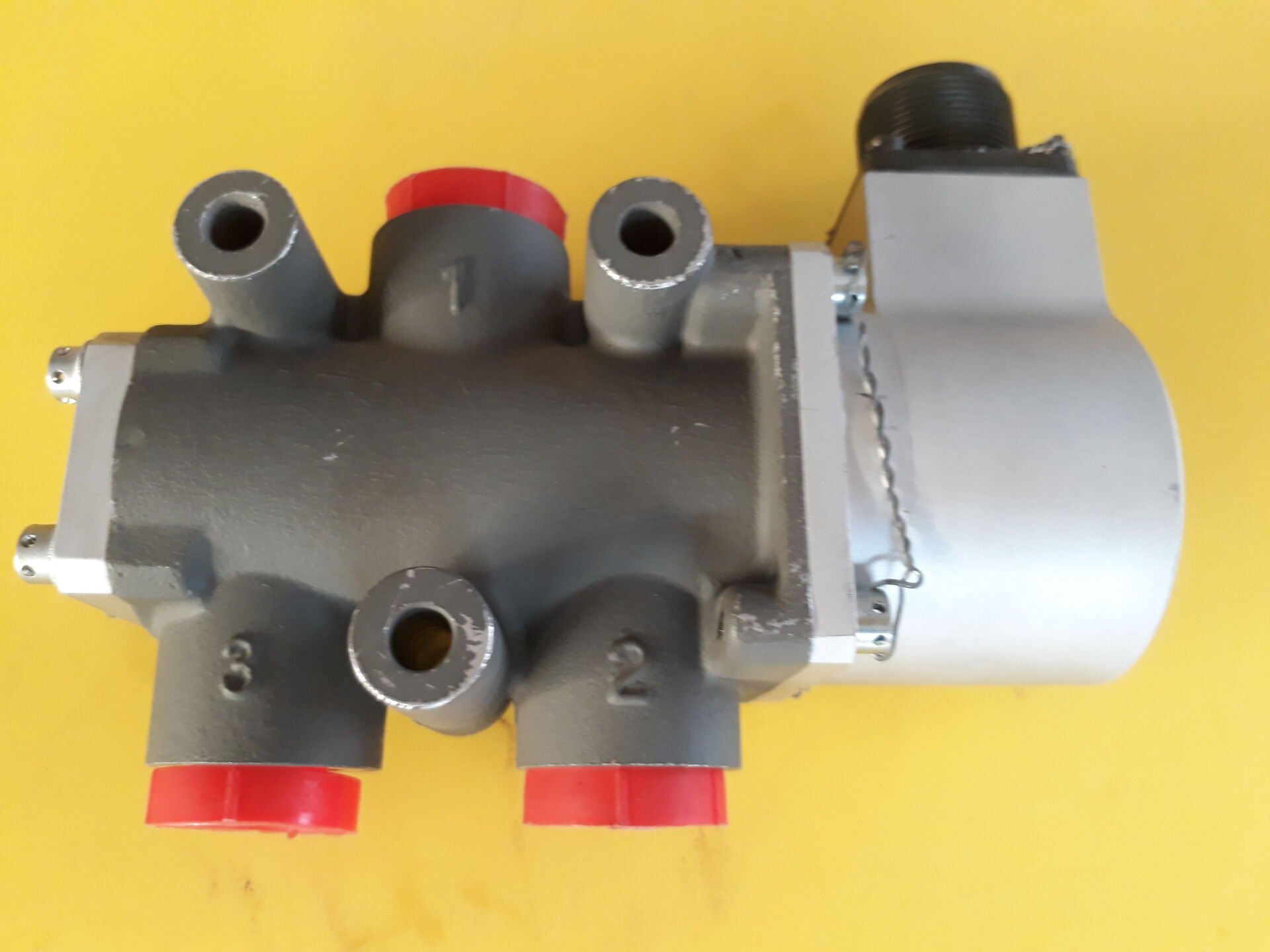 4810-00-736-0242   VALVE,SOLENOID   10900446