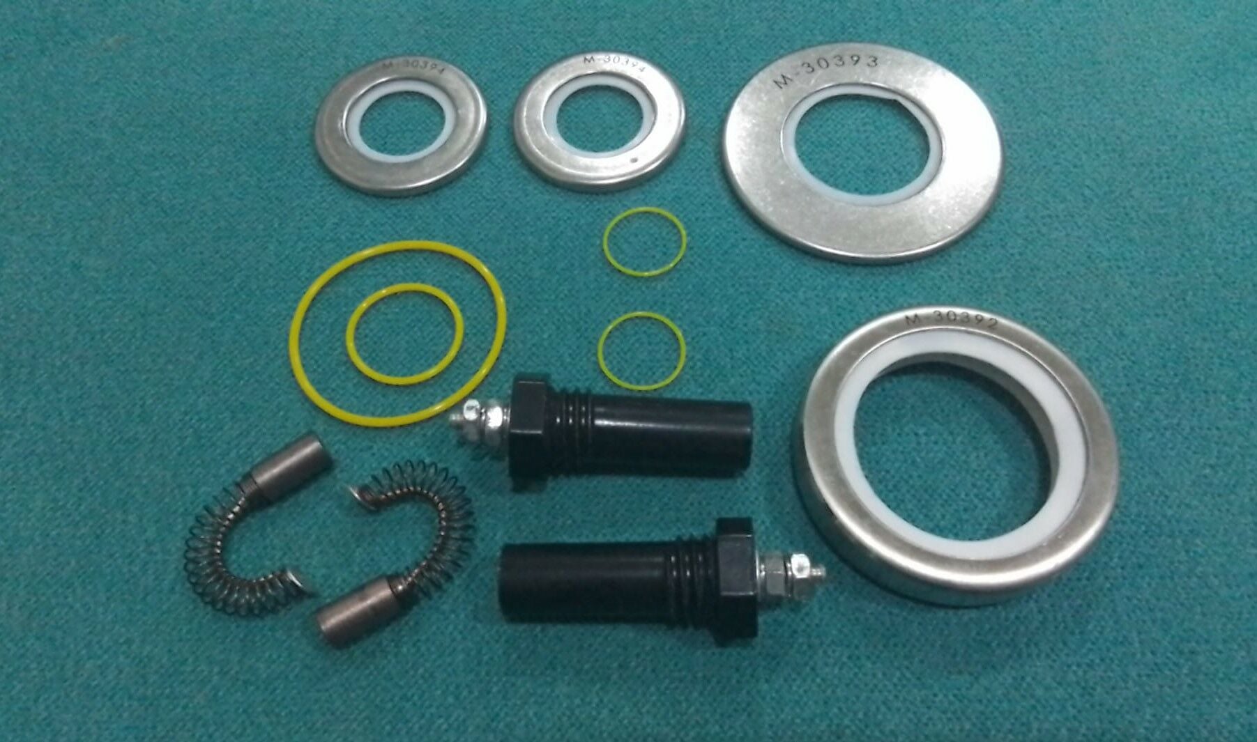 2920-01-222-2183	PARTS KIT	5703776-1