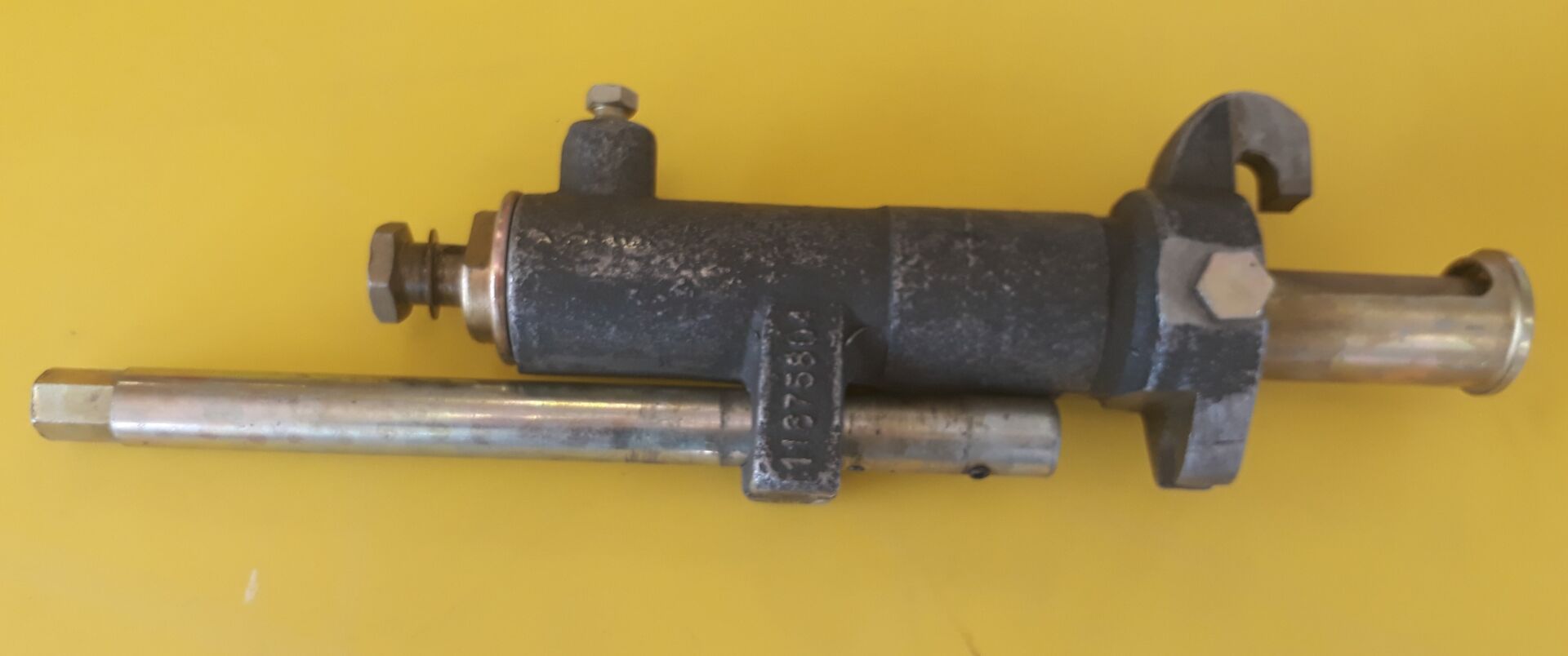 2530-00-133-8130	CYLINDER ASSEMBLY,ACTUATING       11626975