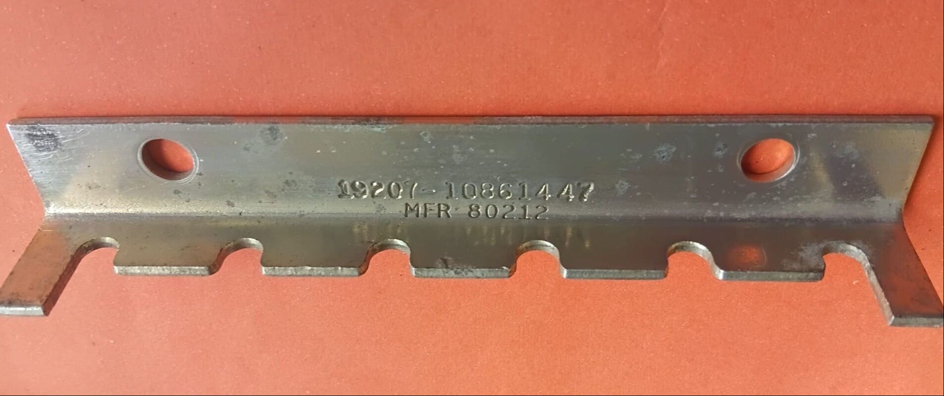 5340-00-072-5474       BRACKET,ANGLE     10861447