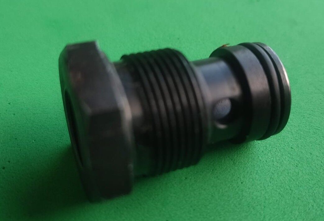 SC9038      ADAPTER,FUEL PUMP