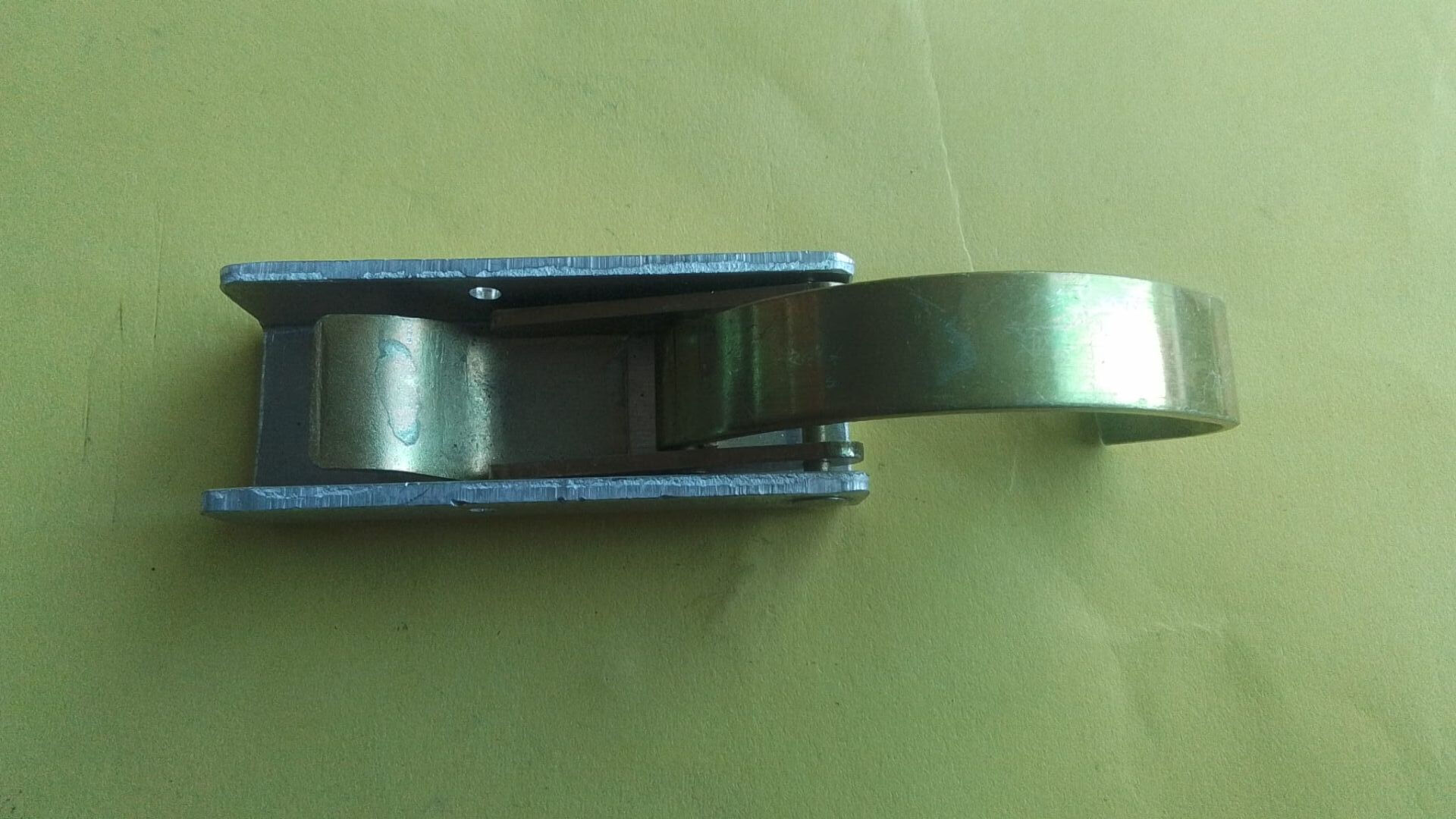 2940-00-825-1177	CLAMP ASSY.	10942574