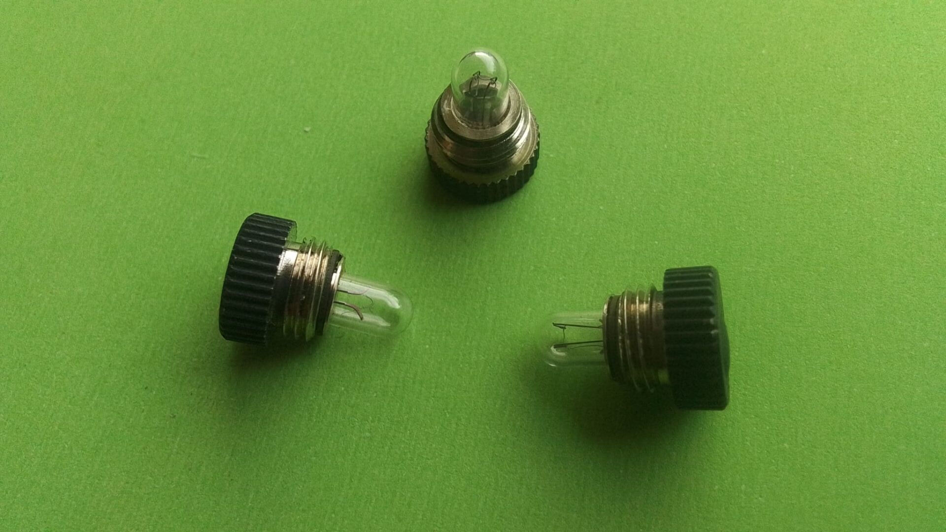 6240-00-155-7864   LAMP,INCANDESCENT   MS25236-323