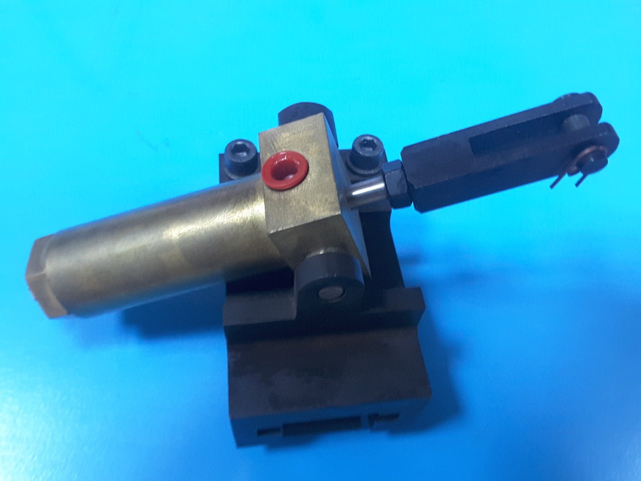 2510-01-044-1160     TRIGGER,ACTUACTING     4180012