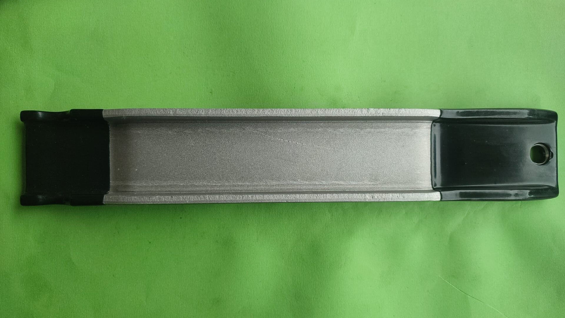 6160-00-009-4016	 RETAINER,BATTERY    11678016