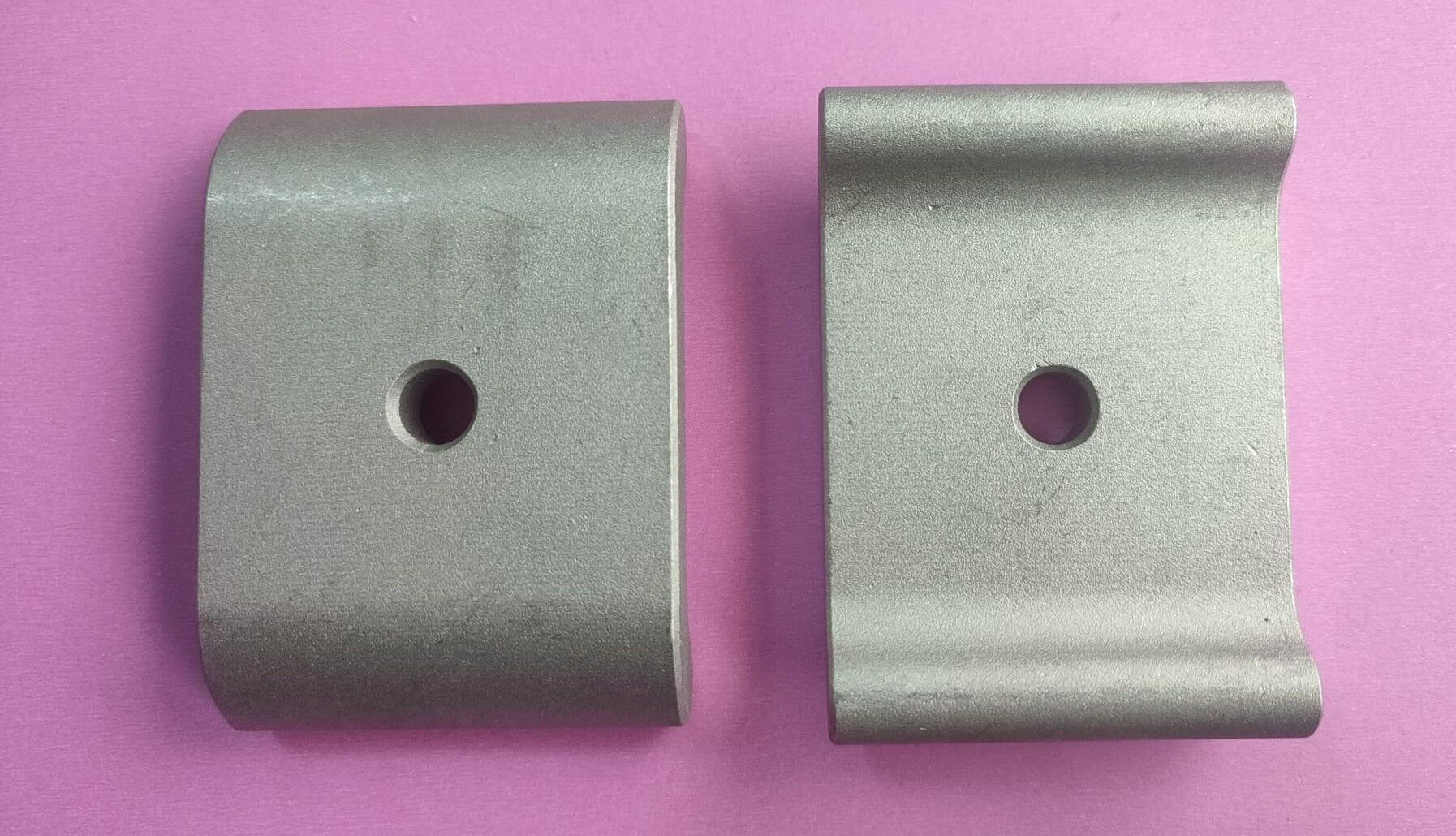 6160-00-009-4015	 RETAINER,BATTERY    11678017