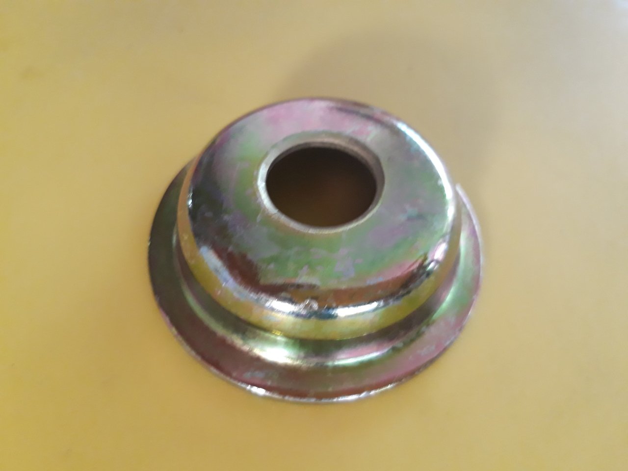 5310-00-059-3531	WASHER,SHOULDERED	10942891